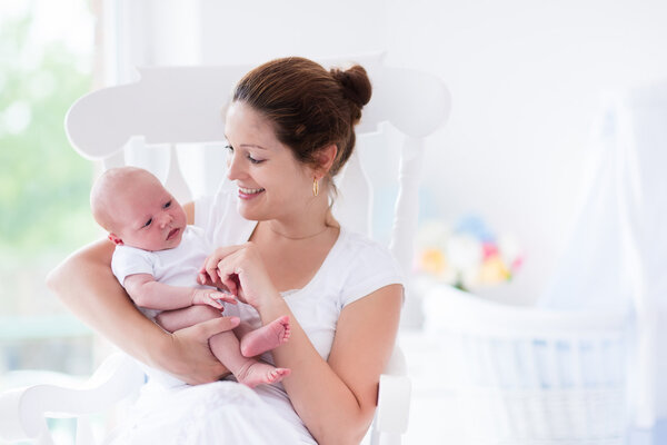 许昌试管婴儿助孕机构-为什么婴儿会吐奶？